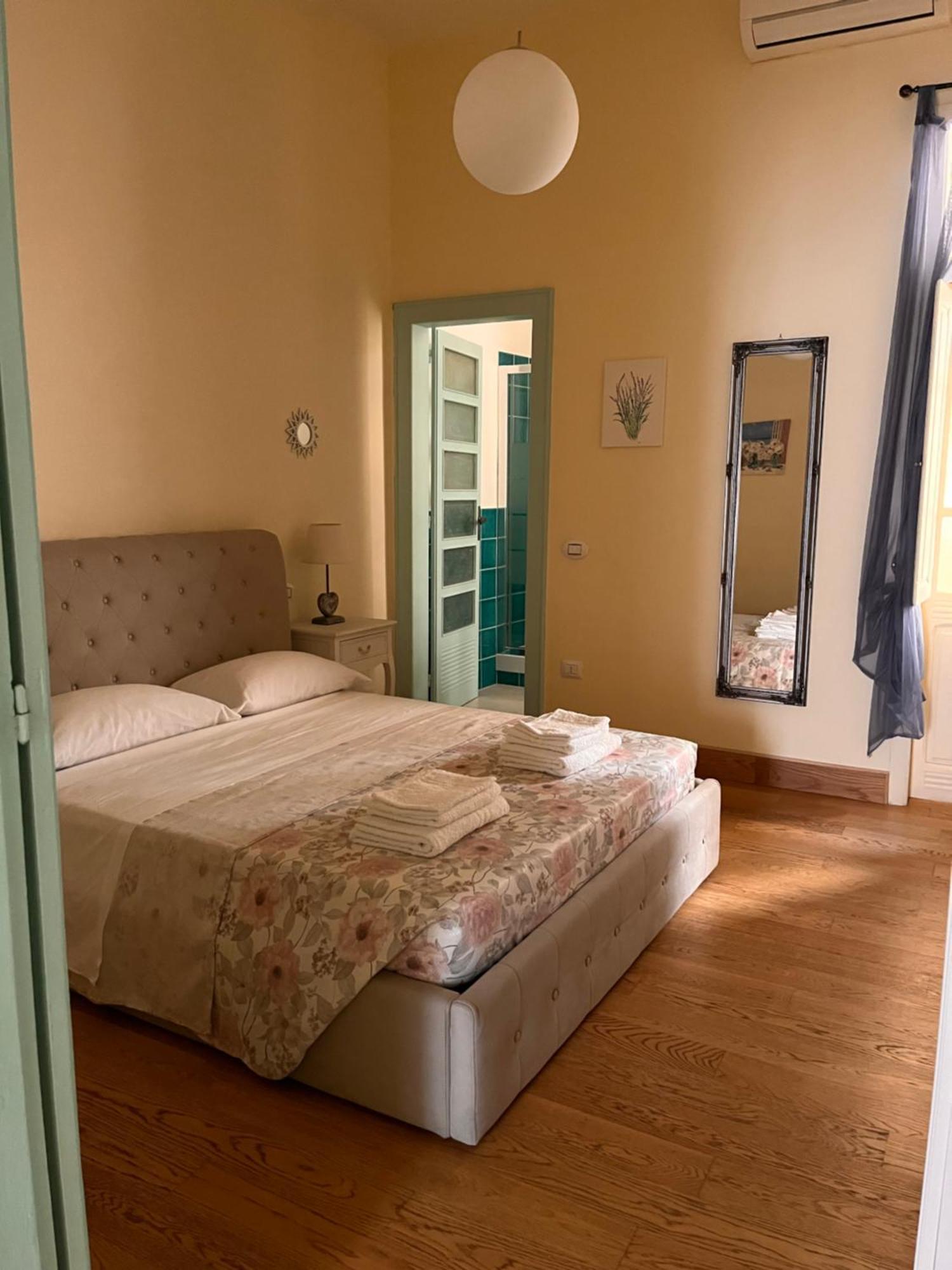 Appartamento Centro Storico Cagliari - Alter Nos House Bagian luar foto